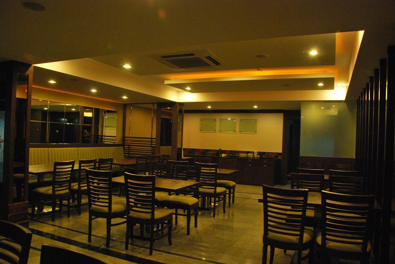 Oriva Vinflora Residency - Nr Lv Prasad Hospital, Banjara Hills Hotel Hyderabad Exterior foto